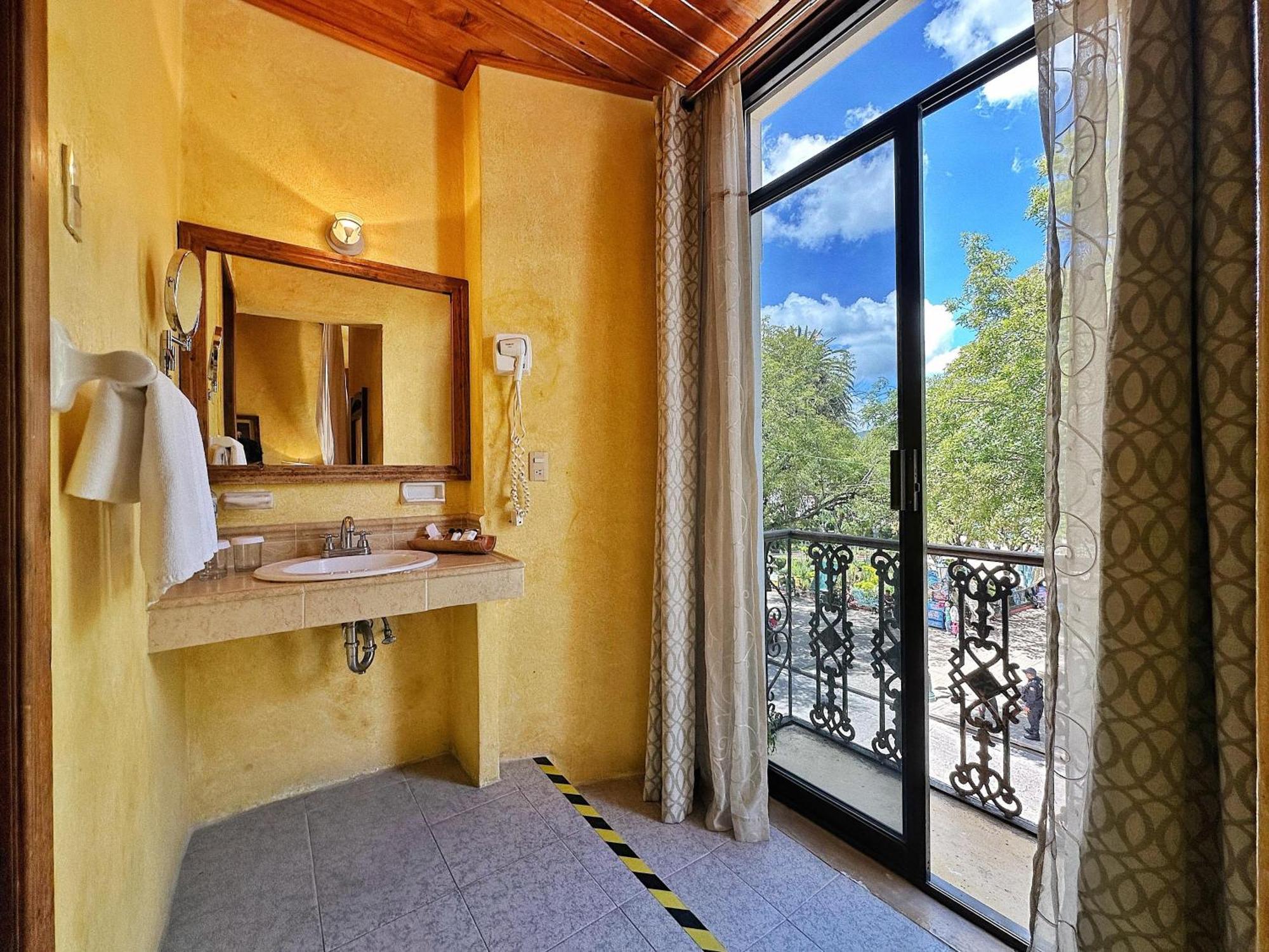 Hotel Ciudad Real Centro Historico San Cristóbal de Las Casas Dış mekan fotoğraf
